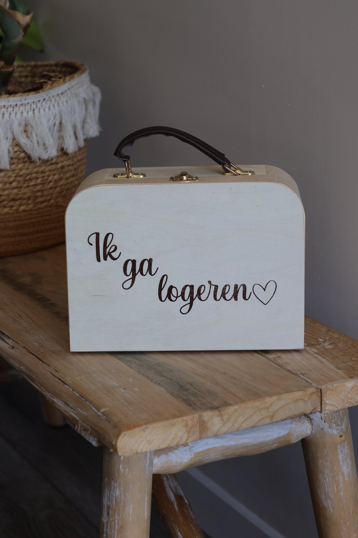 Houten koffertje 'ik ga logeren'