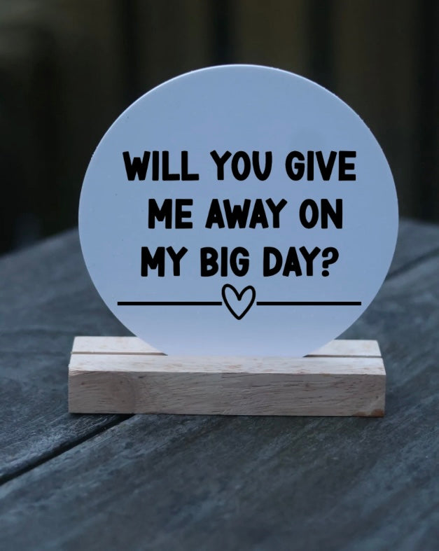 Houten kistje 'will you give me away on my big day'