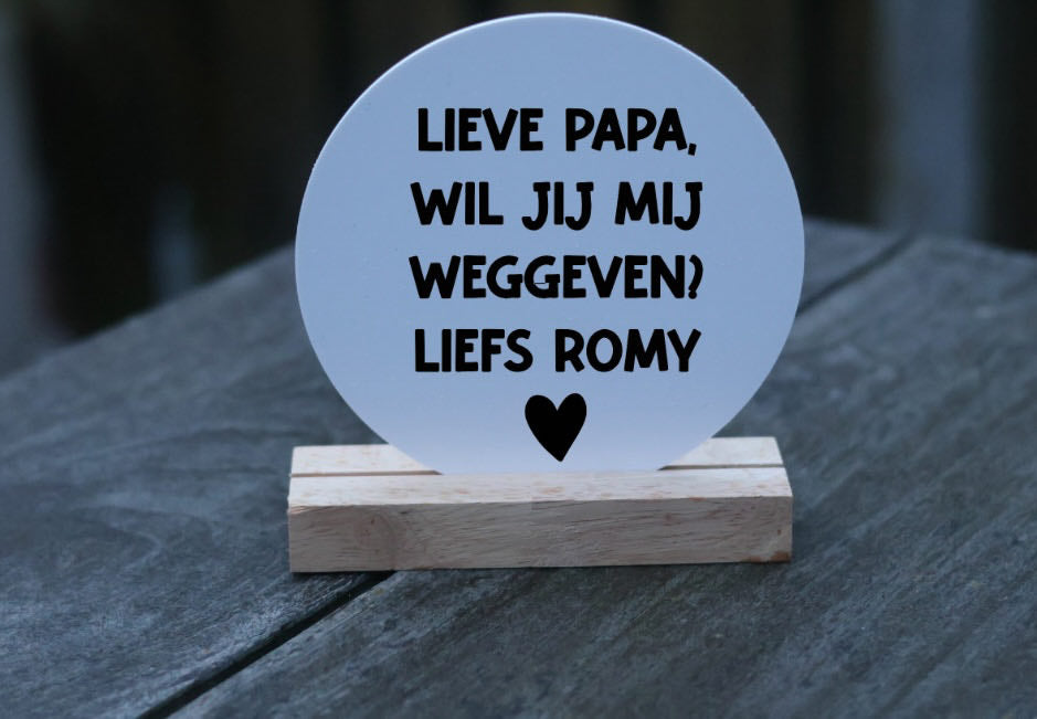 Houten kistje 'vragen weggeven bruiloft'
