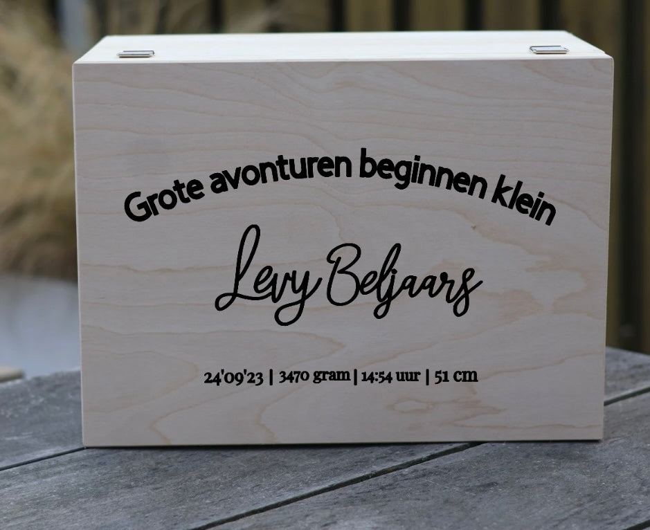 Houten memorybox geboorte grote avonturen beginnen klein